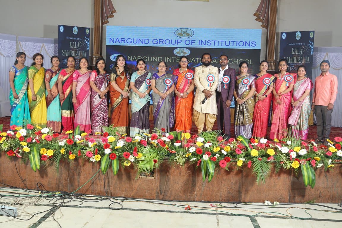 Annual day group photo on stage