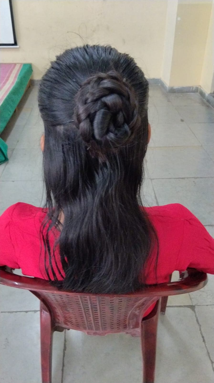 Students at the mehendi and hairstyle competition