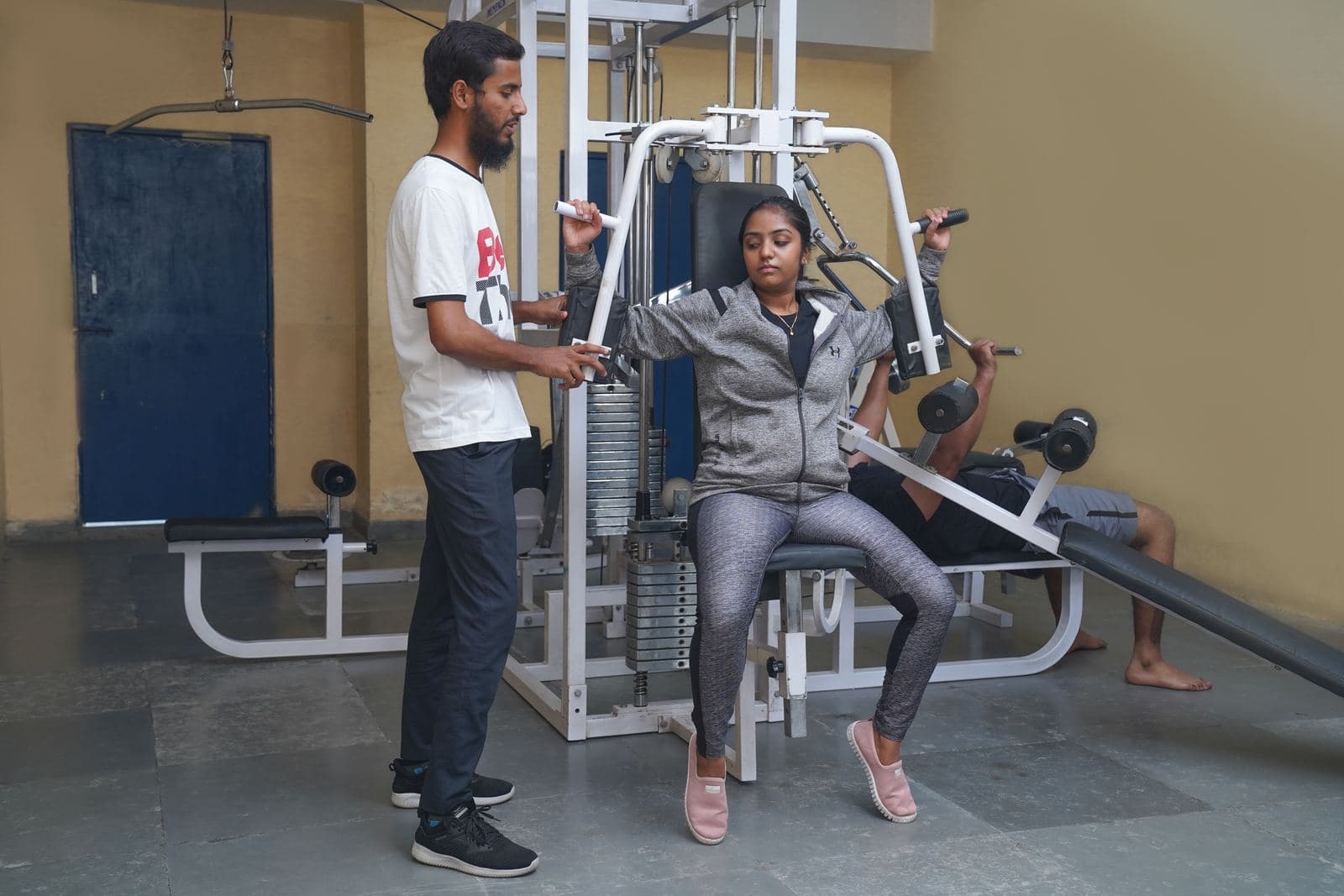 Students using the exercise therapy equipment