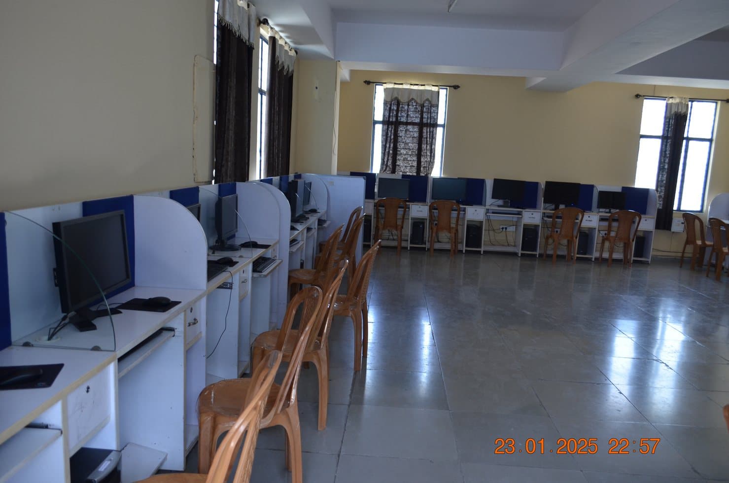 High school students in the computer lab